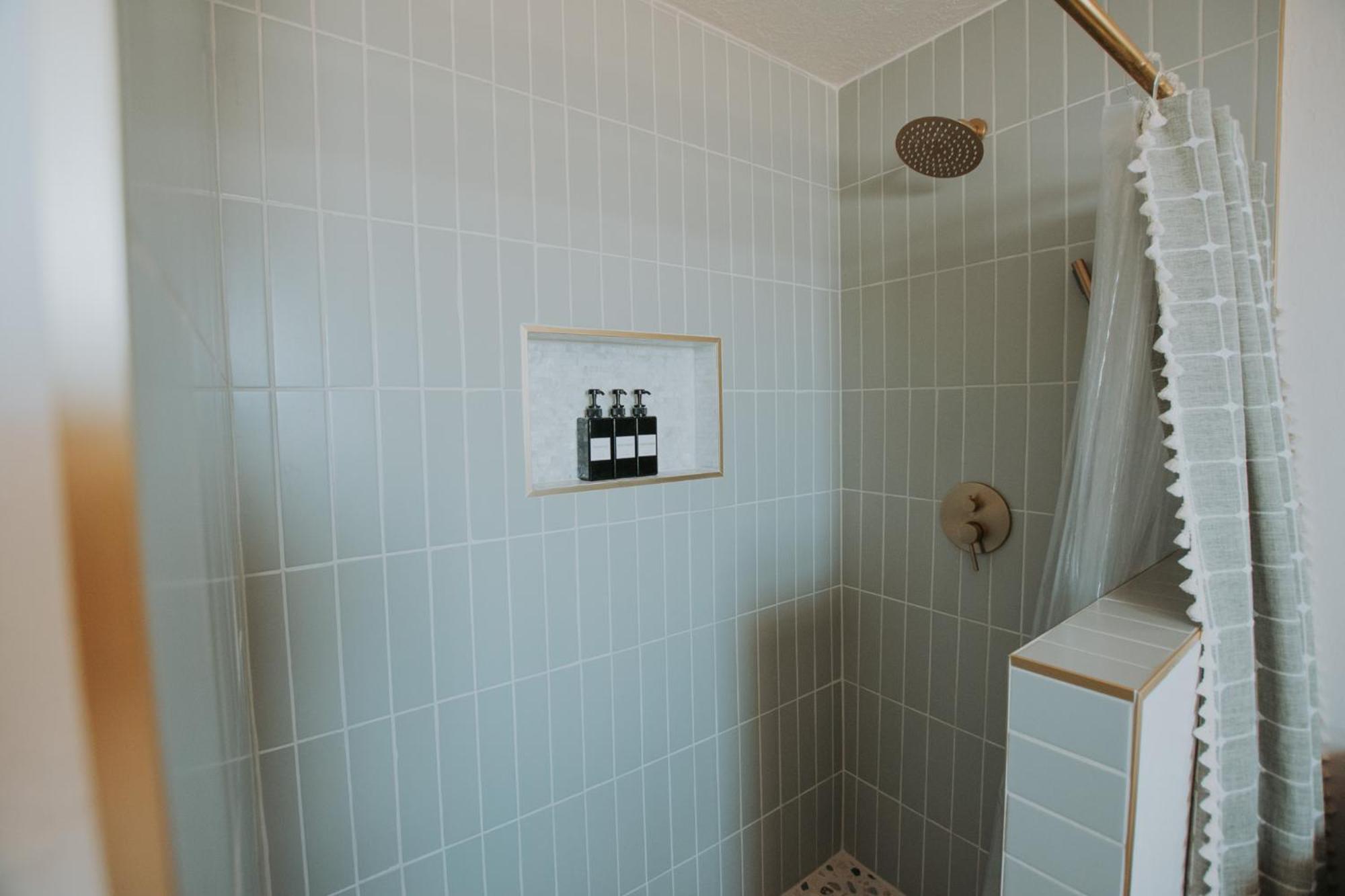 Bohemian Chic An Eclectic Escape-Hot Tub-Pet Friendly-No Pet Fees! Villa Albuquerque Ngoại thất bức ảnh