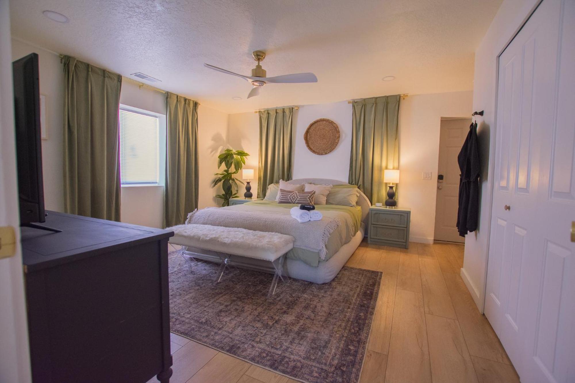 Bohemian Chic An Eclectic Escape-Hot Tub-Pet Friendly-No Pet Fees! Villa Albuquerque Ngoại thất bức ảnh