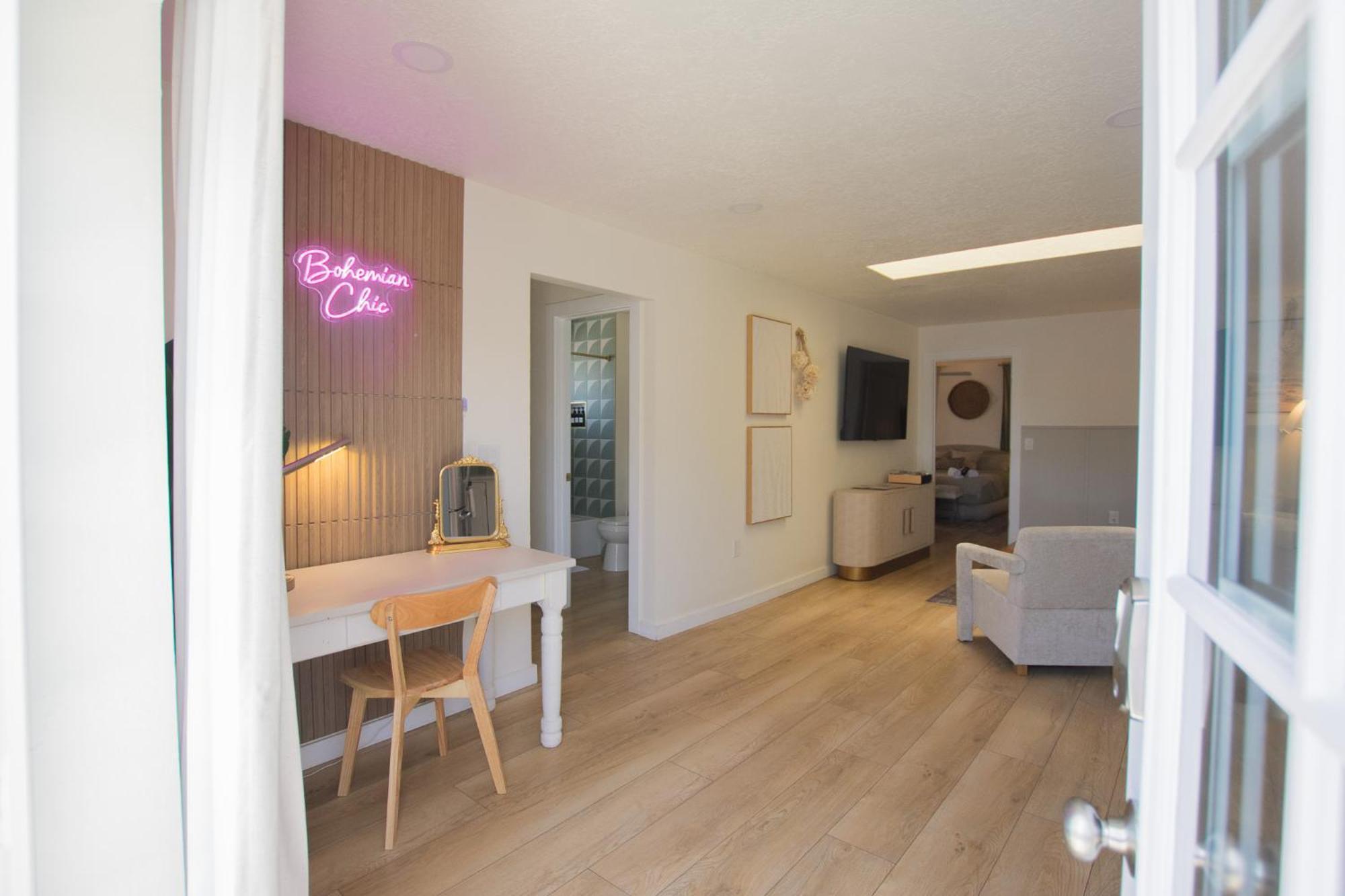 Bohemian Chic An Eclectic Escape-Hot Tub-Pet Friendly-No Pet Fees! Villa Albuquerque Ngoại thất bức ảnh